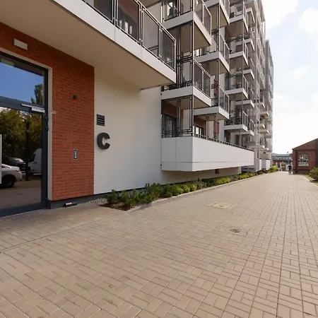 With Balcony & Parking Near Manufaktura By Renters Prestige