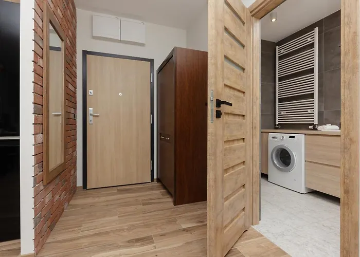 Lejlighed With Balcony & Parking Near Manufaktura By Renters Prestige