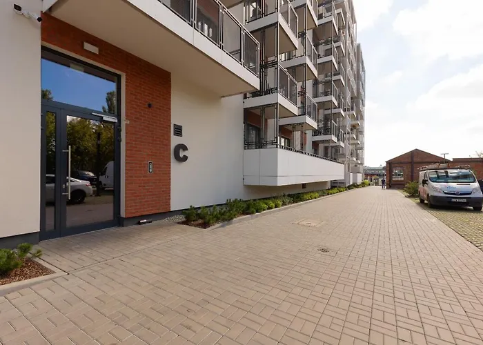 With Balcony & Parking Near Manufaktura By Renters Prestige