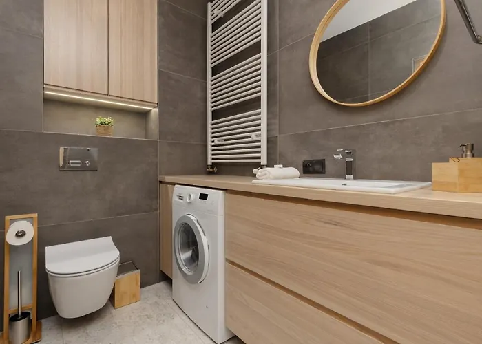 Lejlighed With Balcony & Parking Near Manufaktura By Renters Prestige