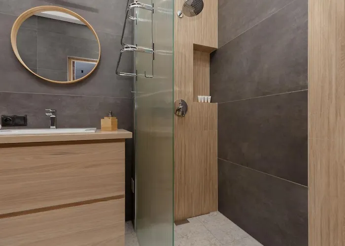 Lejlighed With Balcony & Parking Near Manufaktura By Renters Prestige *