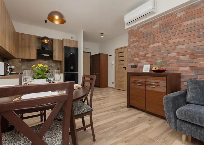 Lejlighed With Balcony & Parking Near Manufaktura By Renters Prestige *